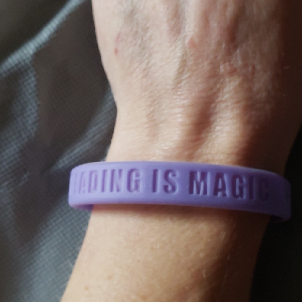 4 bracelets - Picture 4 of 5